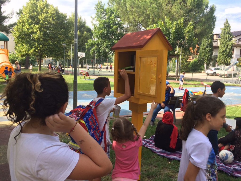 A-Montecassiano-la-prima-Little-Free-Library-2-1-1024x768