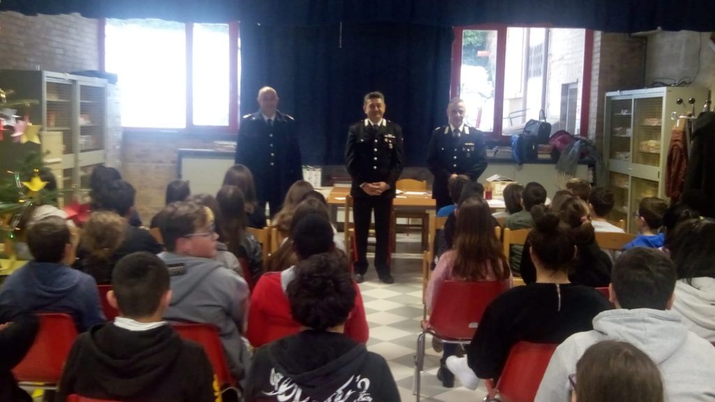 carabinieri-scuola-media-apiro