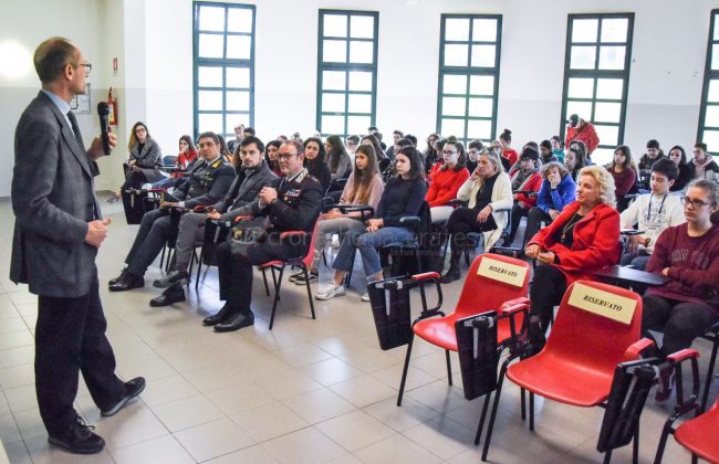 incontro-con-sottani-scuola-don-bosco-civitanova-FDM-3-650x420