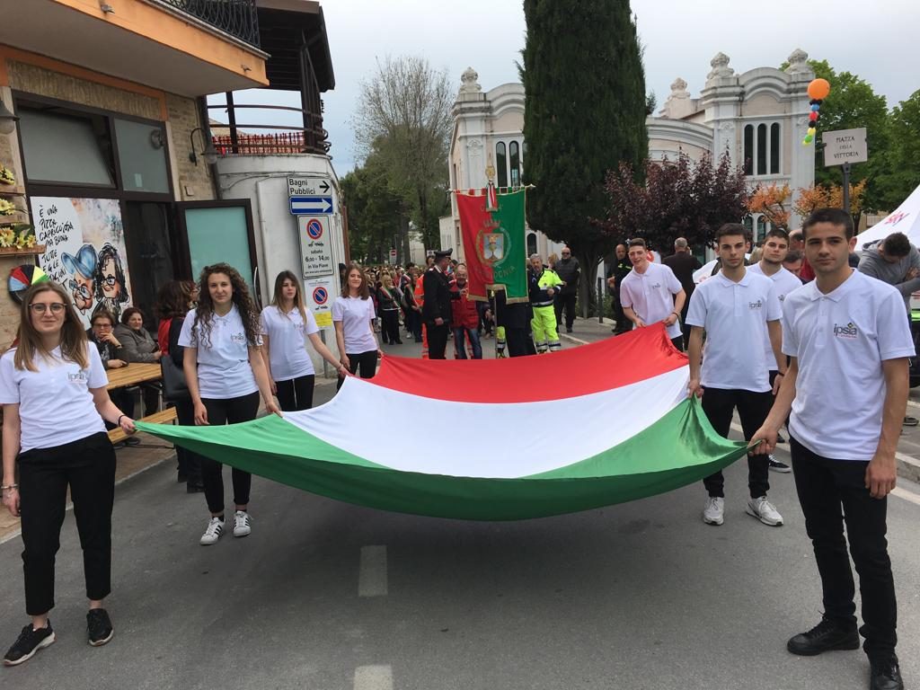 Ragazzi-portabiendara-Cerimonia-inaugurazione