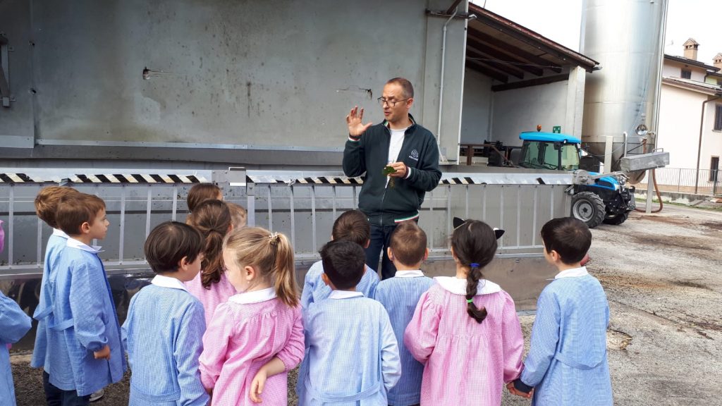 vendemmia-scuola-dell’infanzia-istituto-Mattei-Matelica-2-1024x576