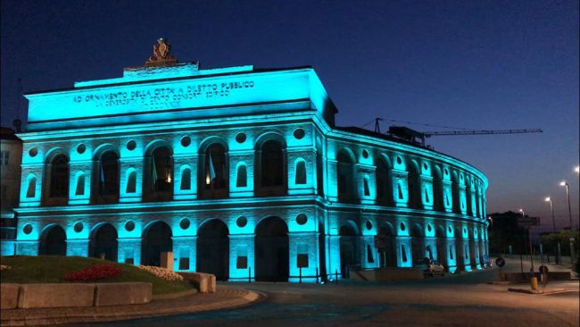 Sferisterio-illuminato-azzurro