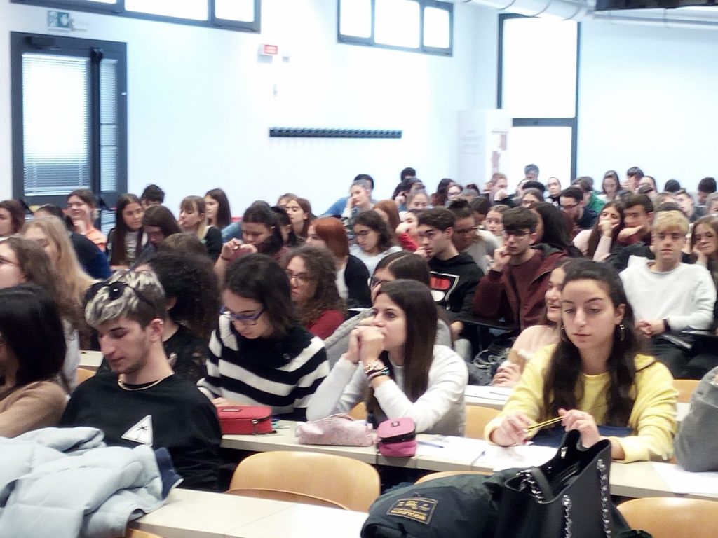 conferenza-spettacolo-ballate-romantiche-inglesi-liceo-leopardi-macerata-3-1024x768