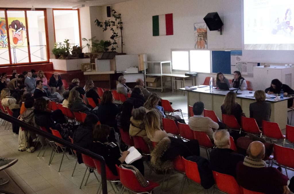 educazione-finanziaria-nelle-scuole-docenti-in-formazione-al-bramante-5-1024x676