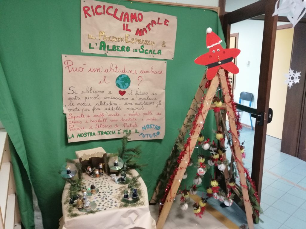 festa-di-natale-scuole-helvia-recina-e-anna-frank-12-1024x768