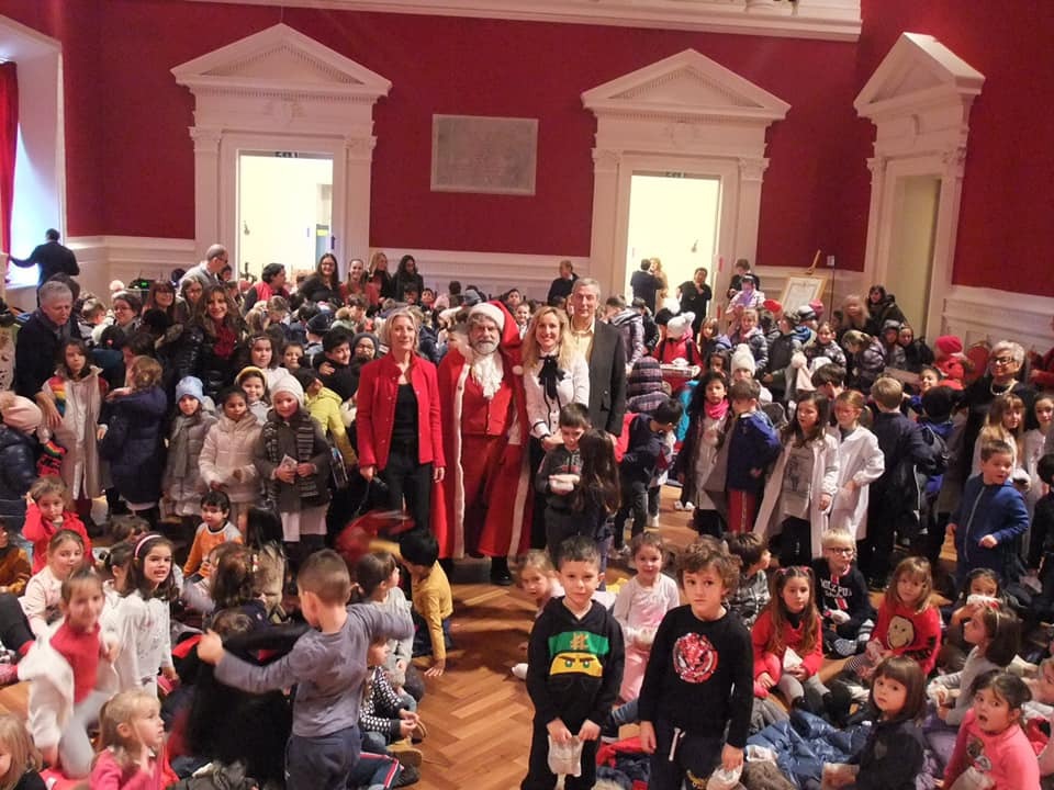 premiazione-letterine-dei-bambini-a-babbo-natale-Recanati-1