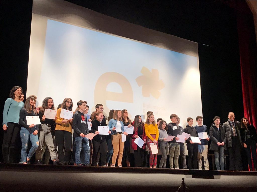 premiazione-linguistica-istituto-Caro-montegranaro-2-1024x768