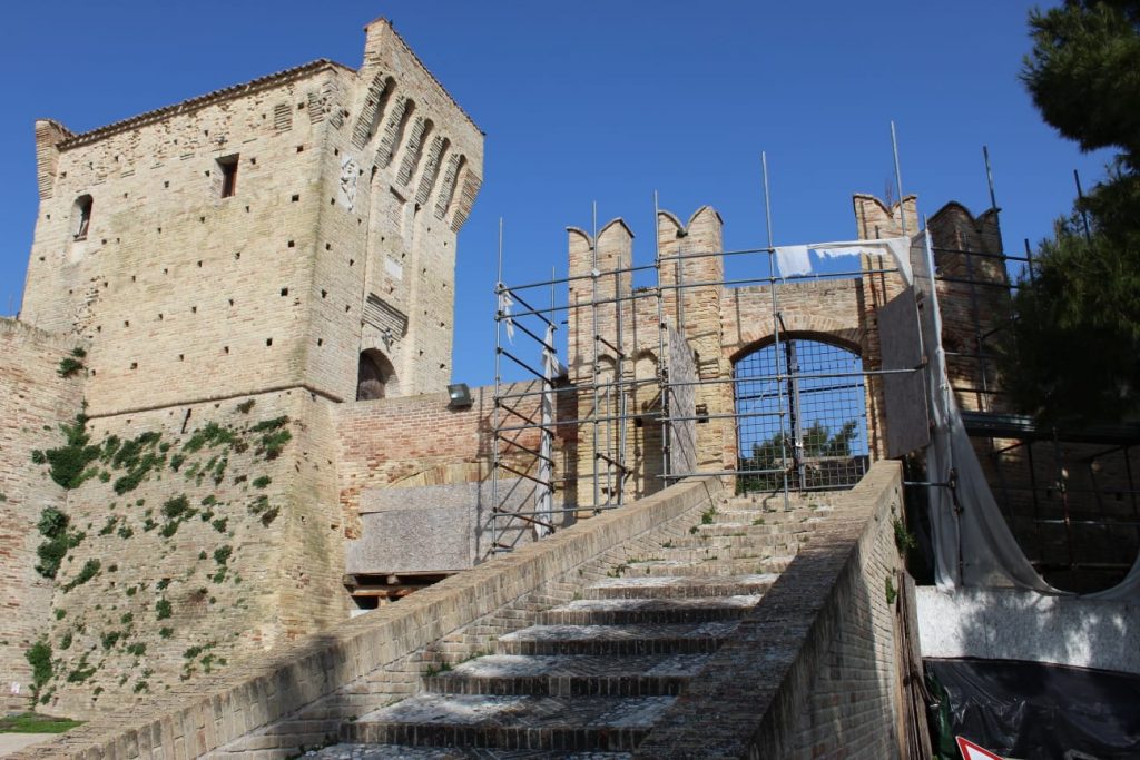 I lavori al castello di Montefiore