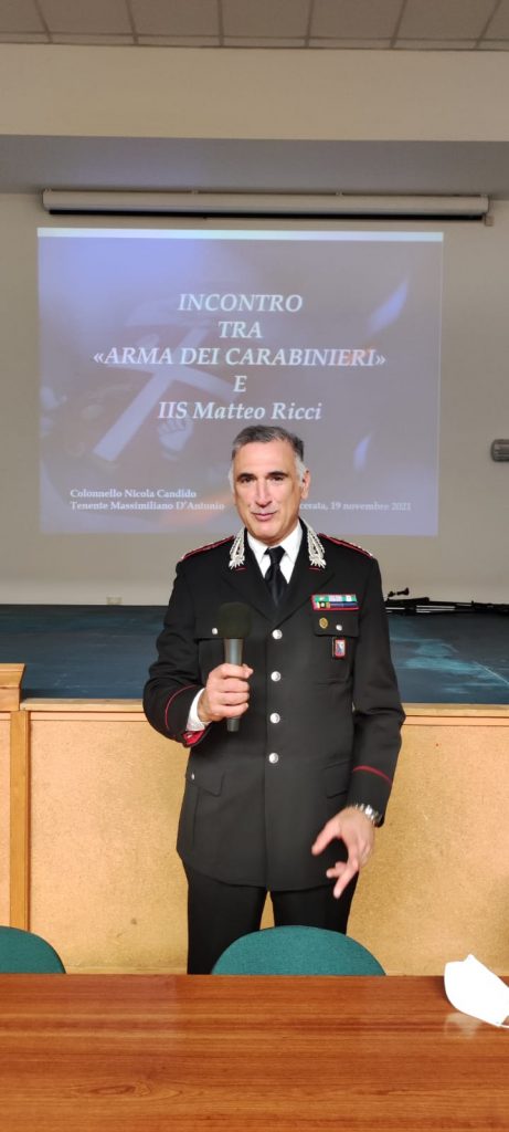 carabinieri_scuola-1-461x1024