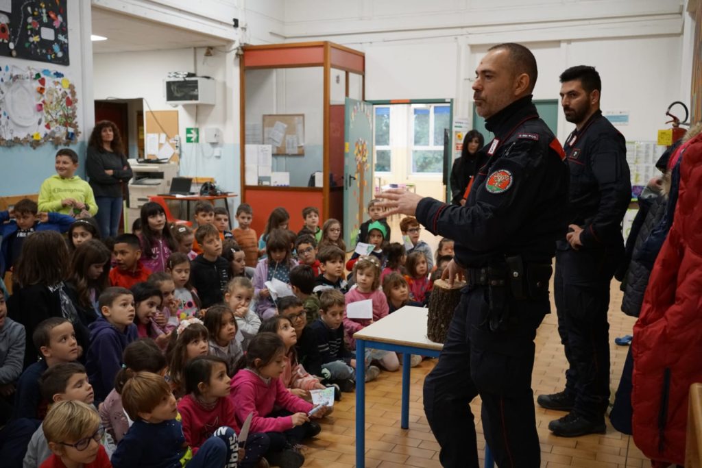 festa_albero_scuola_medi-4-1024x683