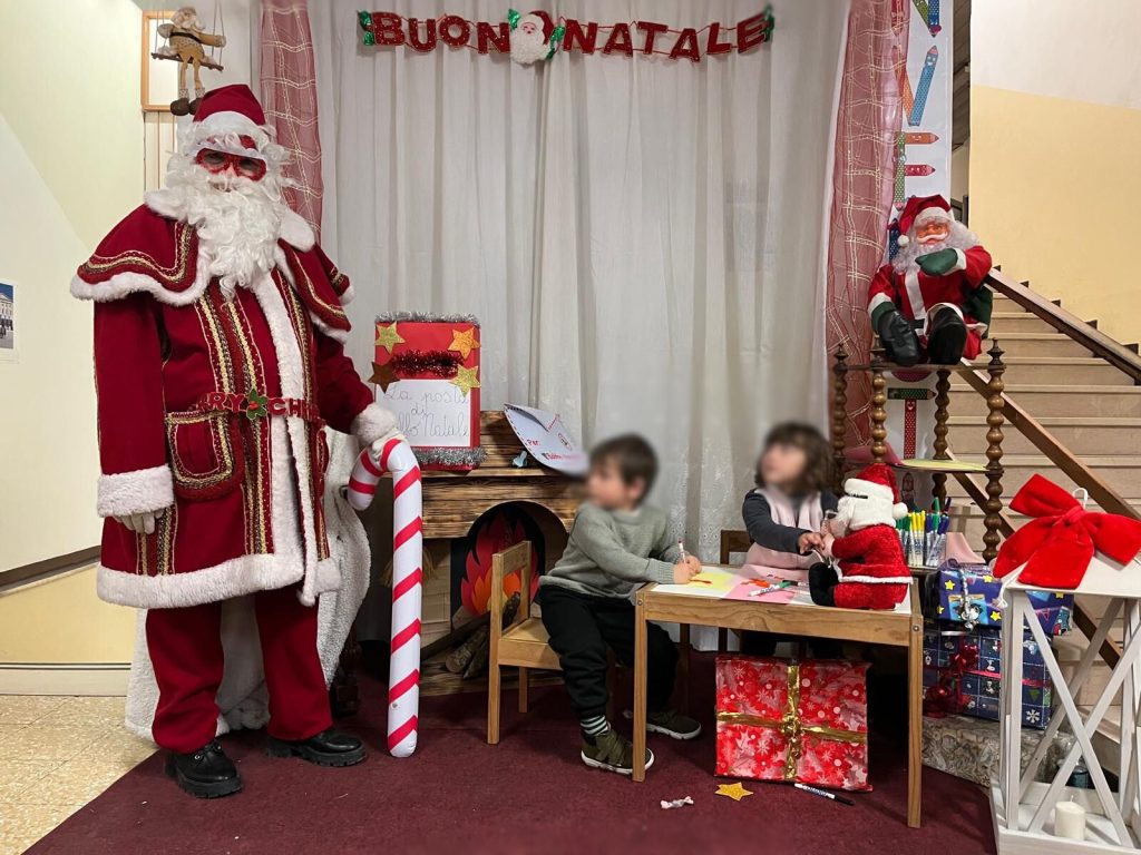 Letterine-in-arrivo-per-Babbo-Natale-nella-speciale-Posta-del-Convitto