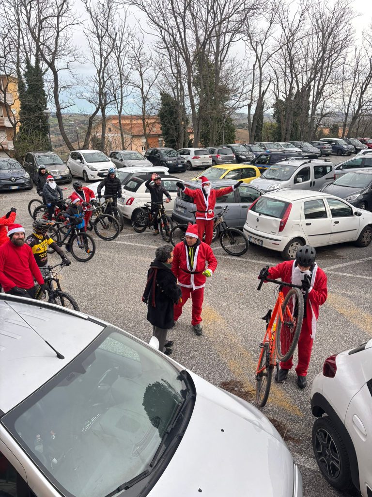 pedalata_babbi_natale-1-768x1024